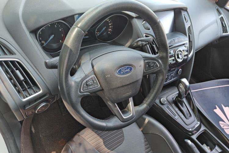 Used Ford Focus 2017 Sedan 1.6L Automatic Fashion Edition Smart Drive Version Steering Wheel