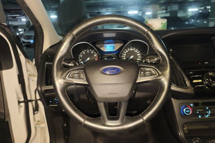 Used Ford Focus 2017 Sedan 1.6L Manual Fashion Edition Smart Drive Version Steering Wheel