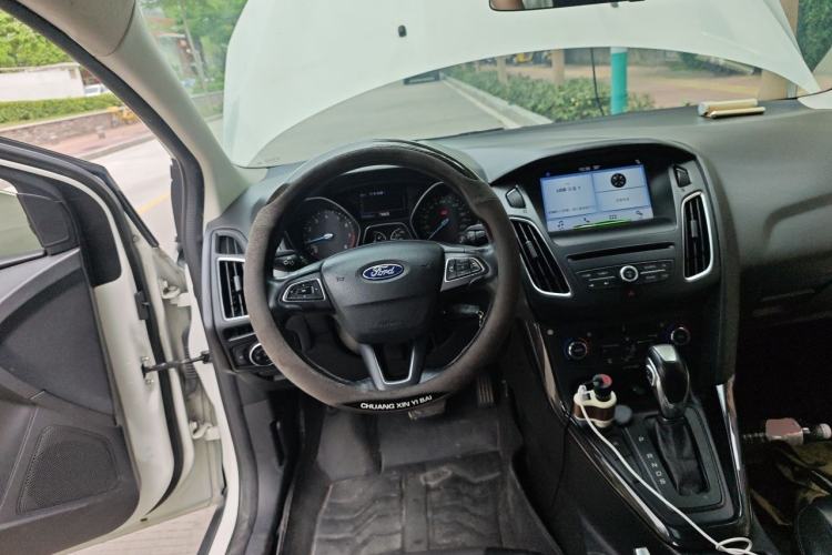 Used Ford Focus 2017 Sedan EcoBoost 180 Automatic Elite Model Steering Wheel