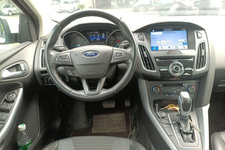 Used Ford Focus 2017 Hatchback EcoBoost 180 Automatic Sport Model Steering Wheel