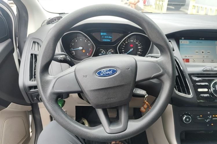 Used Ford Focus 2017 Sedan 1.6L Automatic Comfort Plus SmartDrive Edition Steering Wheel