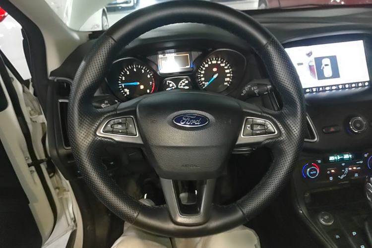 Used Ford Focus 2017 Hatchback EcoBoost 180 Automatic Elite Model Steering Wheel