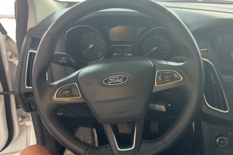 Used Ford Focus 2017 Sedan EcoBoost 180 Automatic Elite Model Steering Wheel