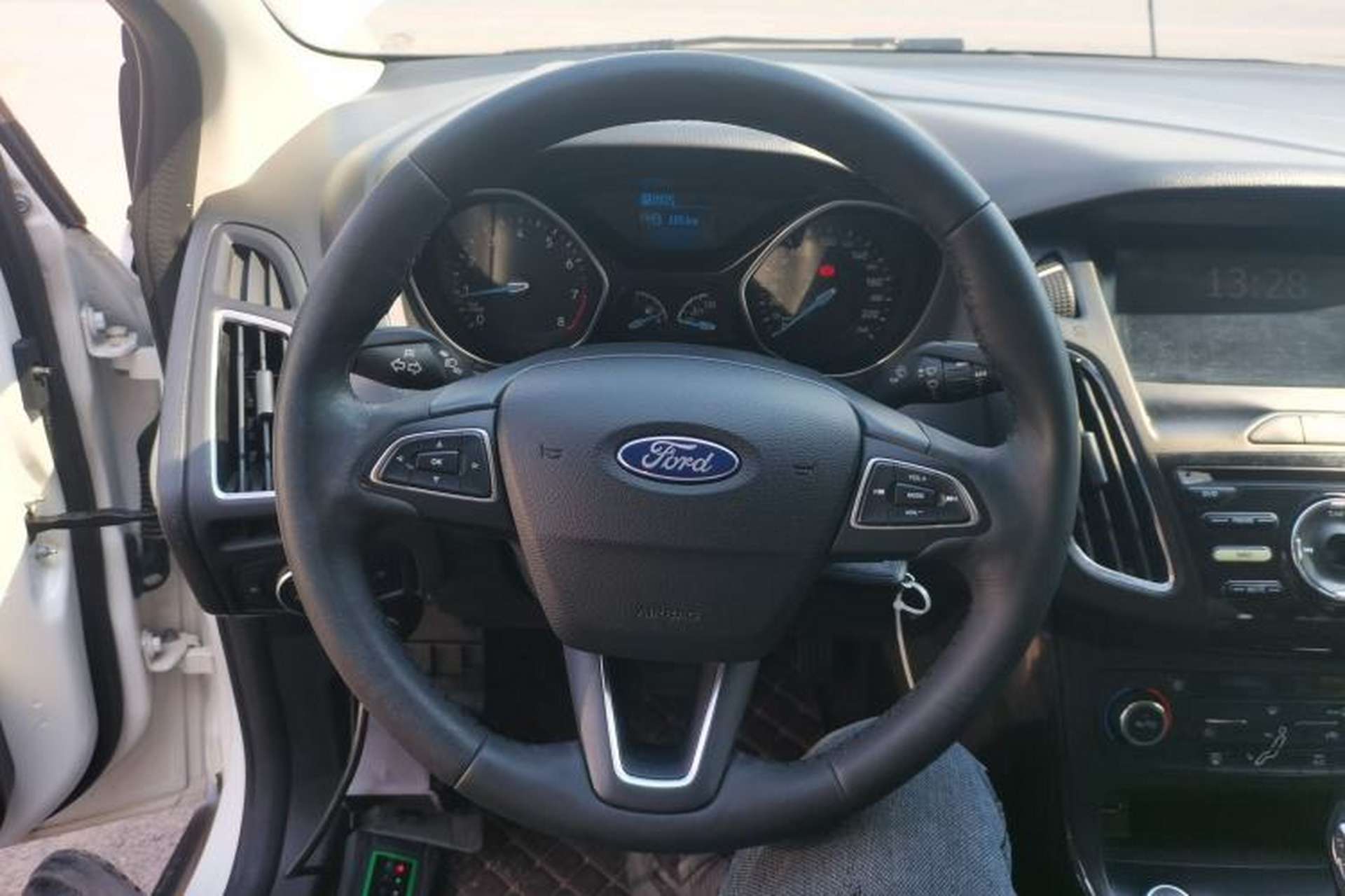 Used Ford Focus 2017 Sedan 1.6L Automatic Fashion Edition Smart Drive Version Steering Wheel
