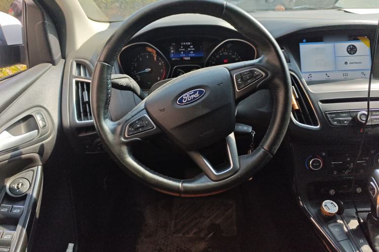 Used Ford Focus 2017 Hatchback EcoBoost 180 Automatic Elite Model Steering Wheel