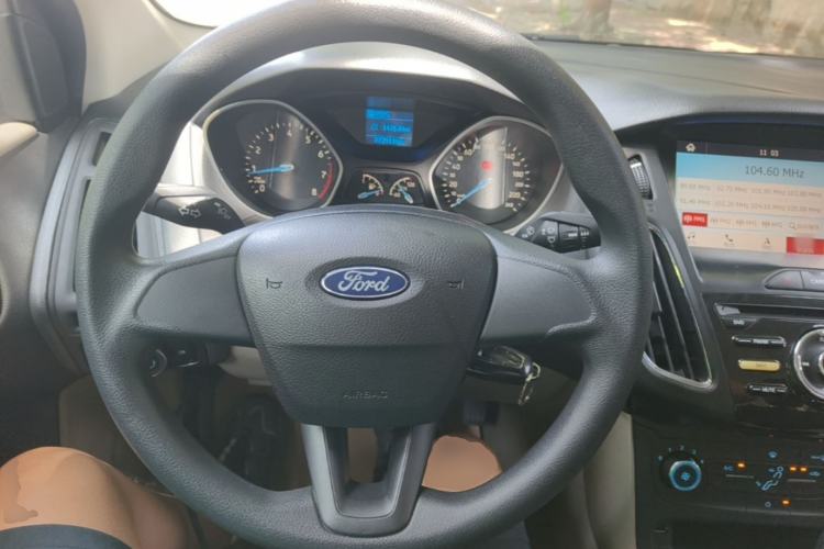 Used Ford Focus 2017 Sedan 1.6L Automatic Comfort Plus SmartDrive Edition Steering Wheel