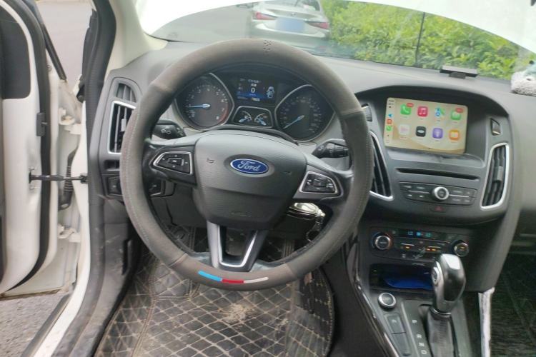 Used Ford Focus 2017 Sedan EcoBoost 180 Automatic Elite Model Steering Wheel