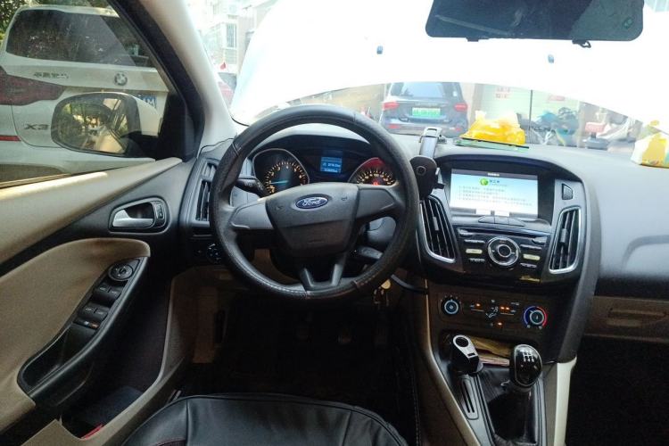 Used Ford Focus 2017 Sedan 1.6L Manual Comfort Plus SmartDrive Edition Steering Wheel