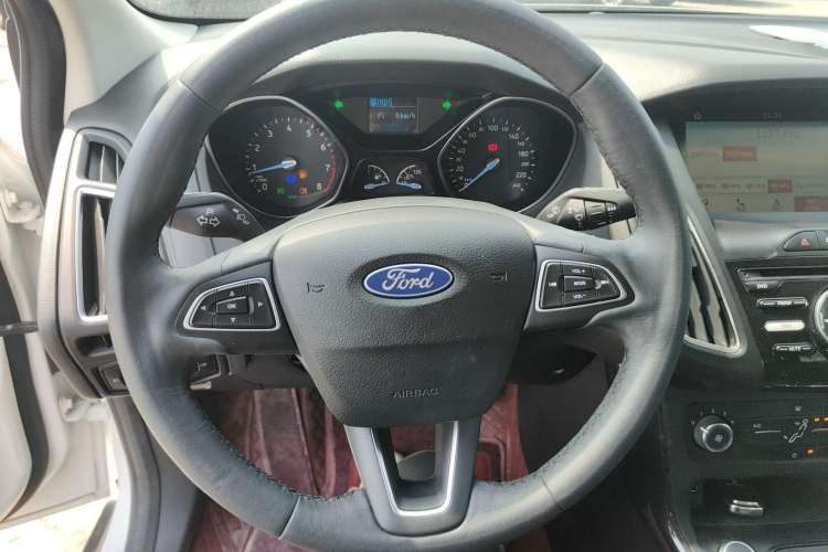 Used Ford Focus 2017 Sedan 1.6L Automatic Fashion Edition Smart Drive Version Steering Wheel
