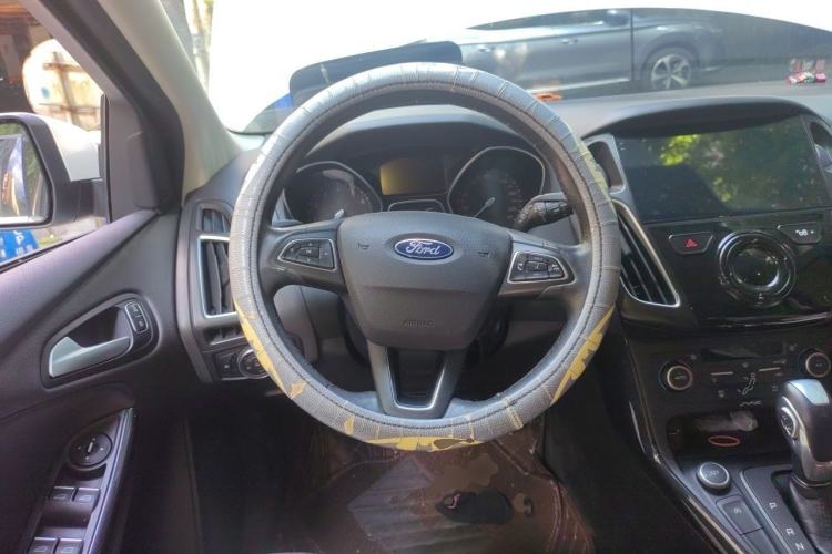 Used Ford Focus 2017 Hatchback EcoBoost 180 Automatic Elite Model Steering Wheel