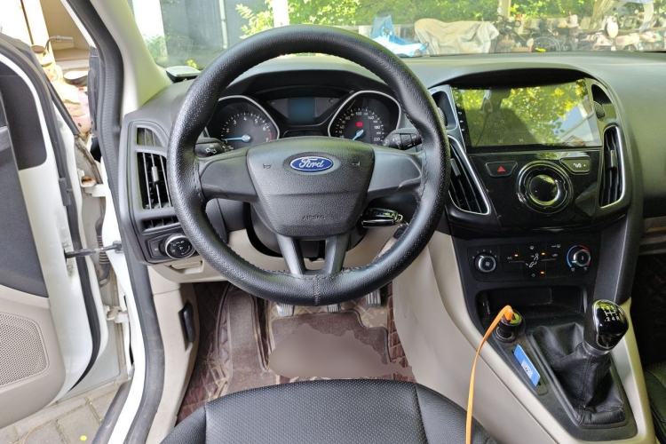 Used Ford Focus 2017 Sedan 1.6L Manual Comfort Plus SmartDrive Edition Steering Wheel