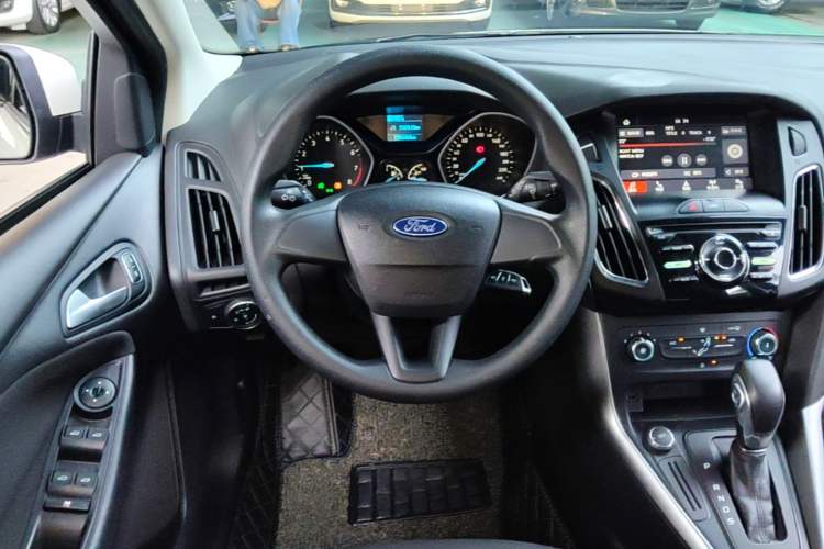 Used Ford Focus 2017 Hatchback 1.6L Automatic Comfort Plus SmartDrive Edition Steering Wheel