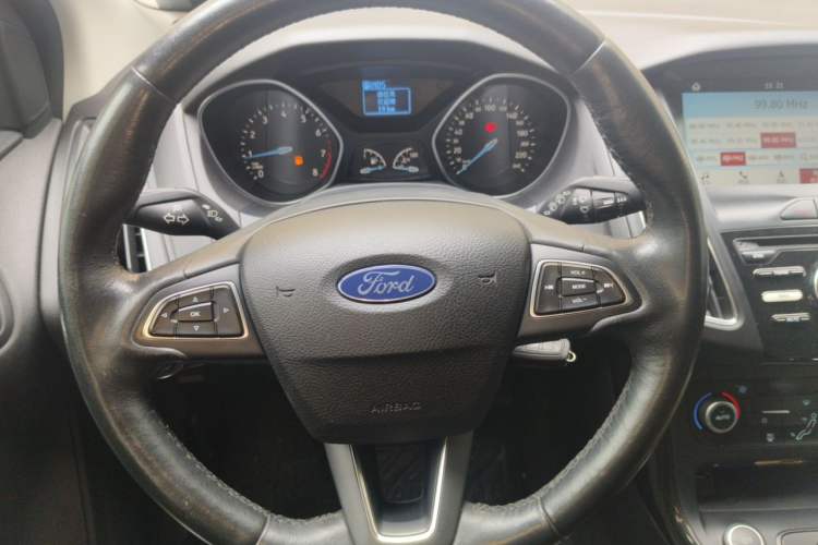 Used Ford Focus 2017 Hatchback 1.6L Automatic Fashion Edition Smart Drive Version Steering Wheel