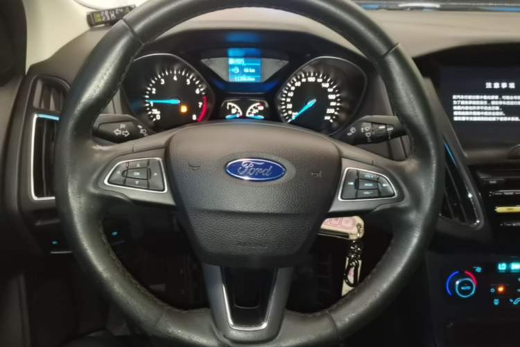 Used Ford Focus 2017 Sedan 1.6L Automatic Fashion Edition Smart Drive Version Steering Wheel