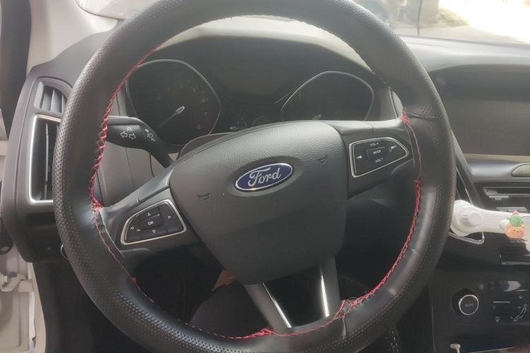 Used Ford Focus 2017 Hatchback EcoBoost 125 Automatic - Ultra-Powerful Style Edition with Smart Drive Features Steering Wheel