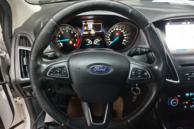 Used Ford Focus 2017 1.5T CTCC White and Black Limited Edition Steering Wheel