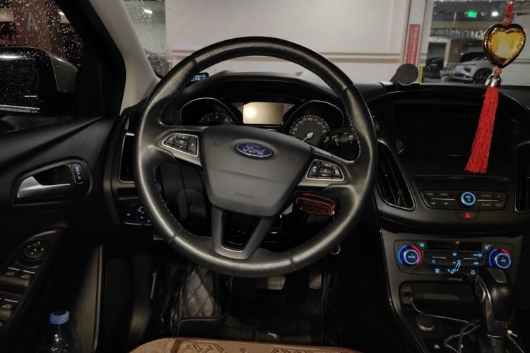 Used Ford Focus 2017 Sedan EcoBoost 180 Automatic Elite Model Steering Wheel