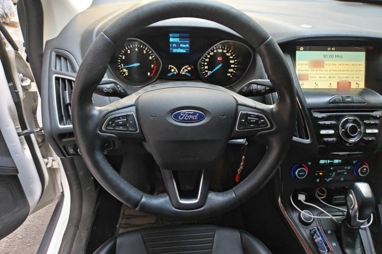Used Ford Focus 2017 Sedan 1.6L Automatic Fashion Edition Smart Drive Version Steering Wheel