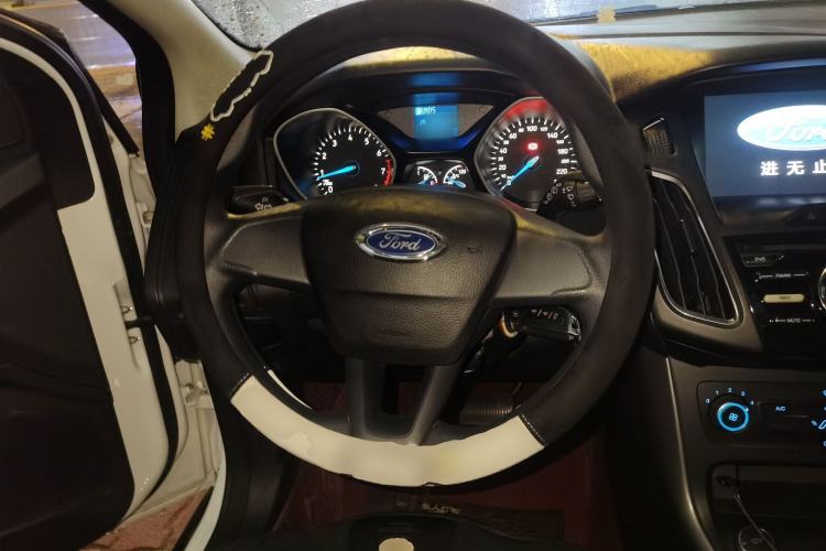 Used Ford Focus 2017 Hatchback 1.6L Automatic Comfort Plus SmartDrive Edition Steering Wheel