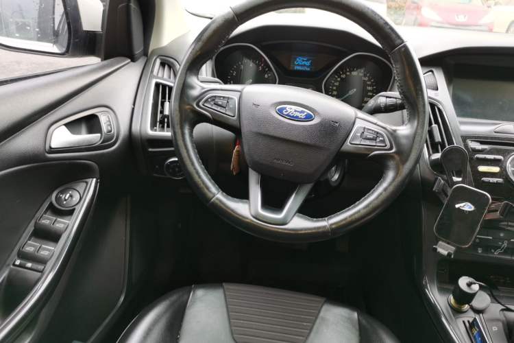Used Ford Focus 2017 Sedan 1.6L Automatic Fashion Edition Smart Drive Version Steering Wheel