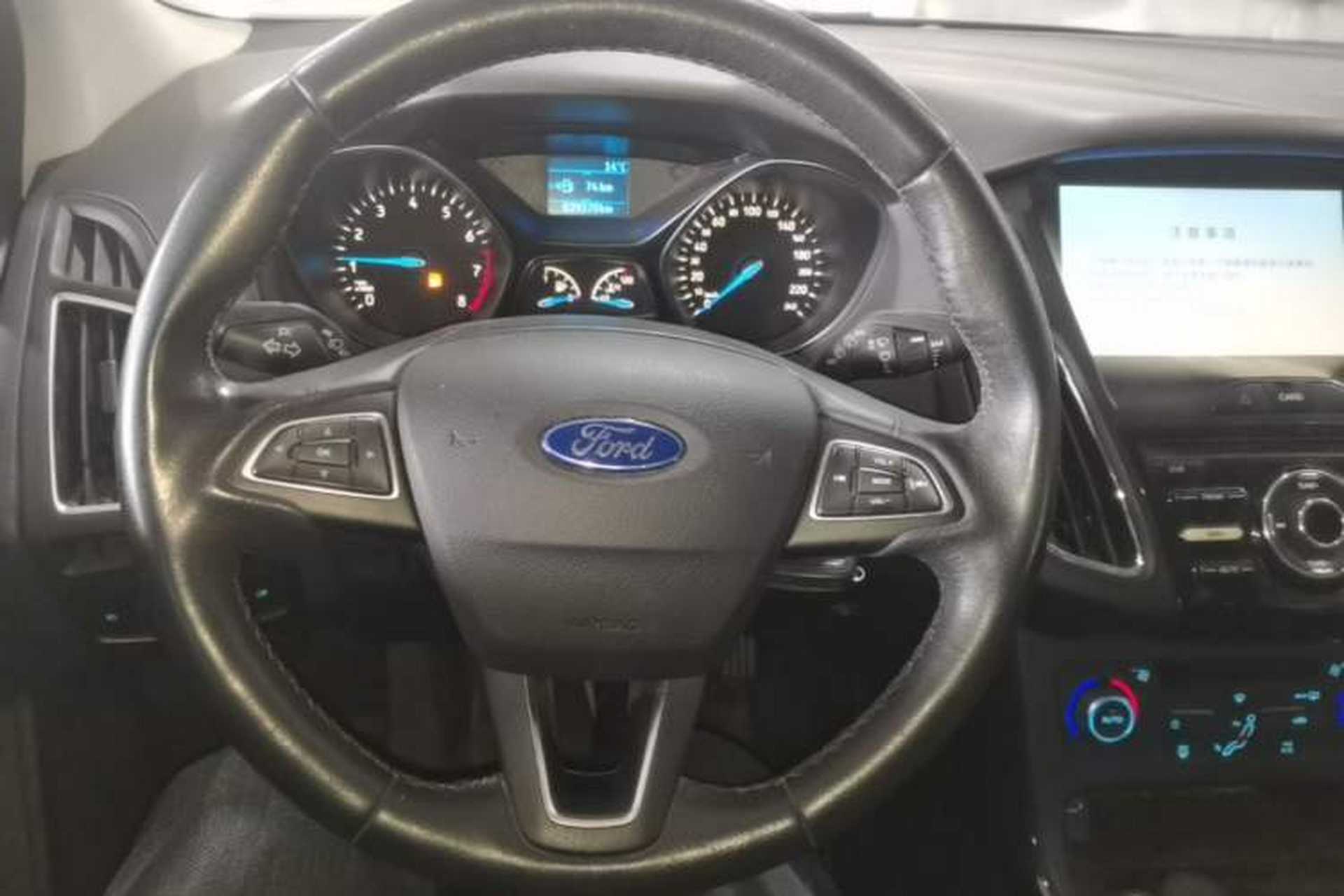 Used Ford Focus 2017 Hatchback 1.6L Manual Fashion Edition SmartDrive Version Steering Wheel