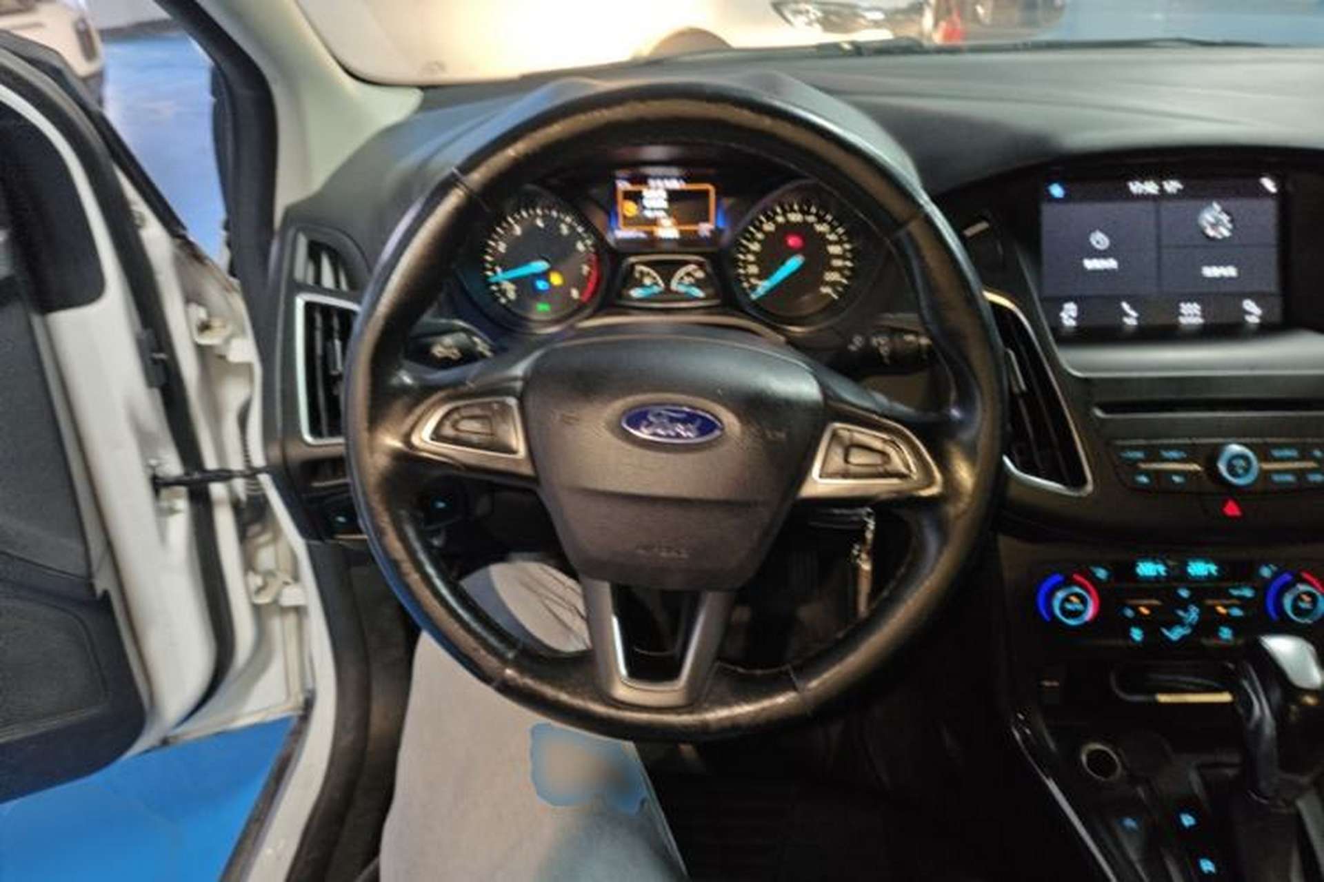 Used Ford Focus 2017 Sedan EcoBoost 180 Automatic Elite Model Steering Wheel