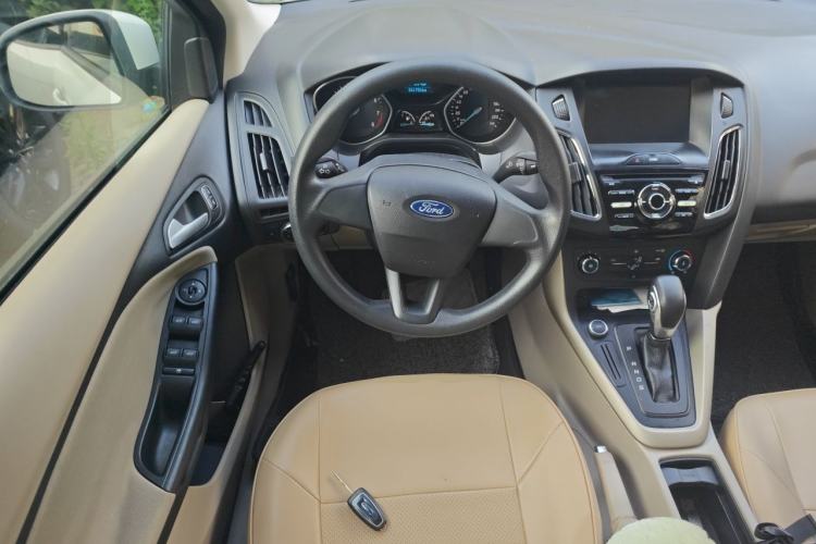 Used Ford Focus 2017 Sedan 1.6L Automatic Comfort Plus SmartDrive Edition Steering Wheel