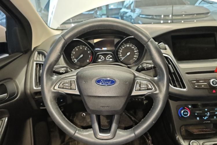 Used Ford Focus 2017 Sedan EcoBoost 180 Automatic Elite Model Steering Wheel