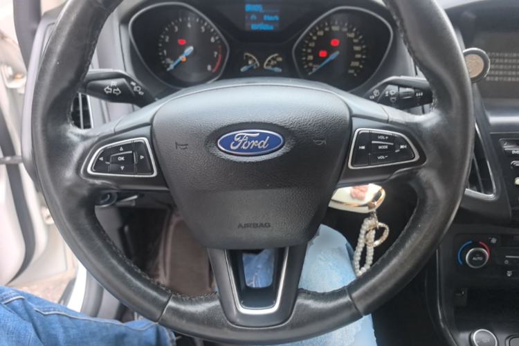 Used Ford Focus 2017 Sedan 1.6L Automatic Fashion Edition Smart Drive Version Steering Wheel