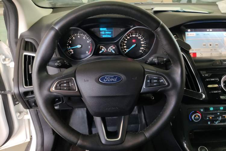 Used Ford Focus 2017 Hatchback 1.6L Automatic Fashion Edition Smart Drive Version Steering Wheel