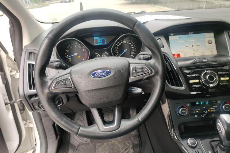 Used Ford Focus 2017 Sedan 1.6L Automatic Fashion Edition Smart Drive Version Steering Wheel