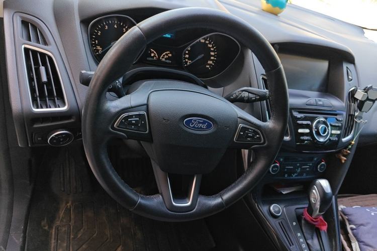 Used Ford Focus 2017 Hatchback 1.6L Automatic Fashion Edition Smart Drive Version Steering Wheel