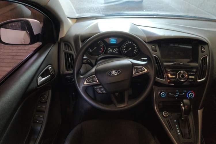 Used Ford Focus 2017 Hatchback 1.6L Automatic Comfort Plus SmartDrive Edition Steering Wheel