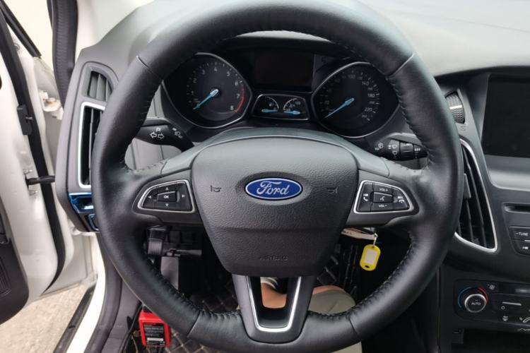 Used Ford Focus 2017 Sedan EcoBoost 180 Automatic Elite Model Steering Wheel