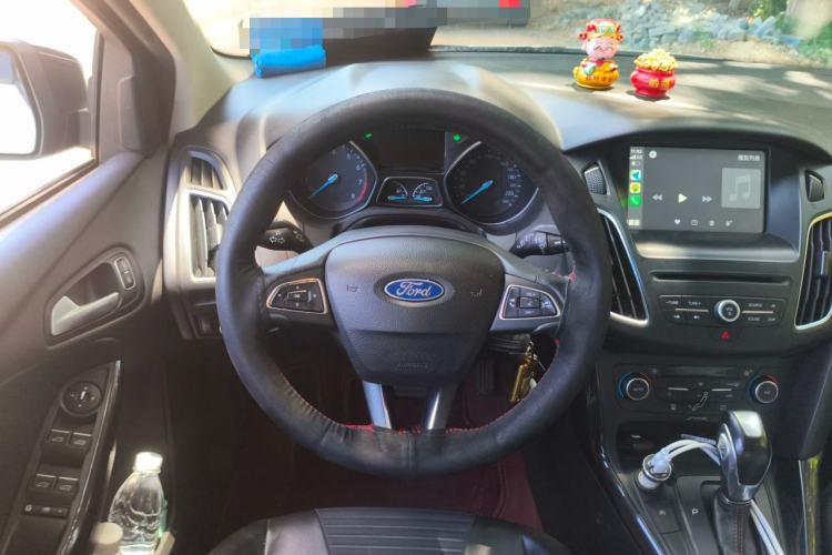 Used Ford Focus 2017 1.5T CTCC White and Black Limited Edition Steering Wheel