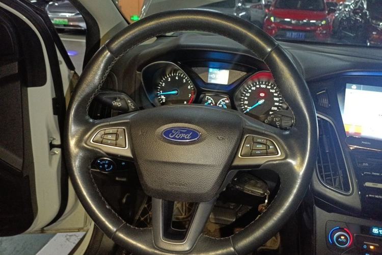 Used Ford Focus 2017 Hatchback 1.6L Automatic Fashion Edition Smart Drive Version Steering Wheel