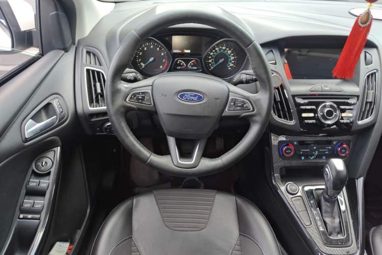 Used Ford Focus 2017 Hatchback EcoBoost 125 Automatic - Ultra-Powerful Style Edition with Smart Drive Features Steering Wheel