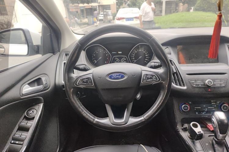Used Ford Focus 2017 Hatchback EcoBoost 180 Automatic Elite Model Steering Wheel
