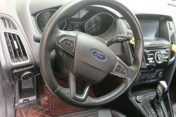 Used Ford Focus 2017 Hatchback 1.6L Automatic Fashion Edition Smart Drive Version Steering Wheel