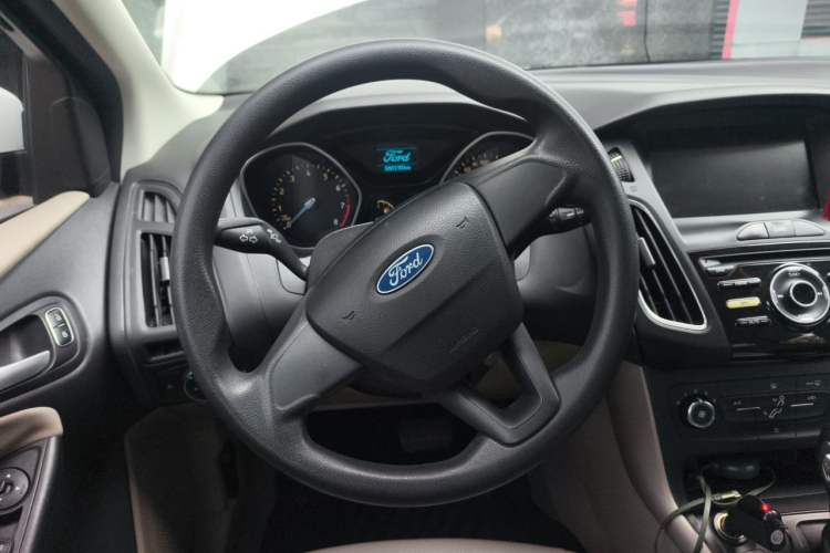 Used Ford Focus 2017 Sedan 1.6L Automatic Comfort Plus SmartDrive Edition Steering Wheel