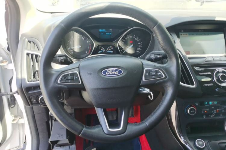 Used Ford Focus 2017 Hatchback 1.6L Automatic Fashion Edition Smart Drive Version Steering Wheel