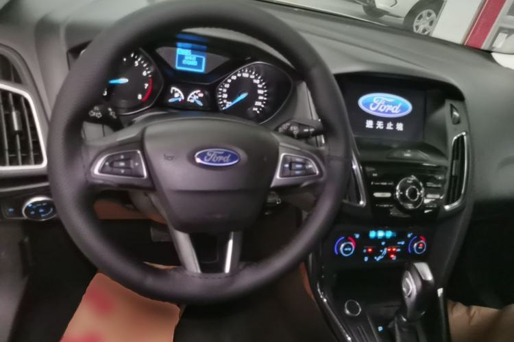 Used Ford Focus 2017 Hatchback 1.6L Automatic Fashion Edition Smart Drive Version Steering Wheel
