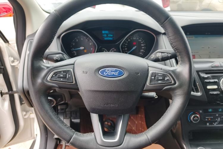 Used Ford Focus 2017 Sedan 1.6L Automatic Fashion Edition Smart Drive Version Steering Wheel
