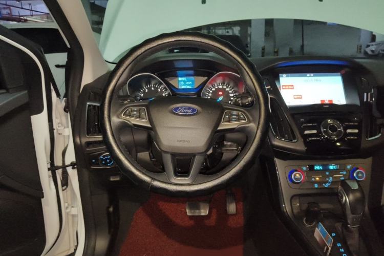 Used Ford Focus 2017 Hatchback 1.6L Automatic Fashion Edition Smart Drive Version Steering Wheel