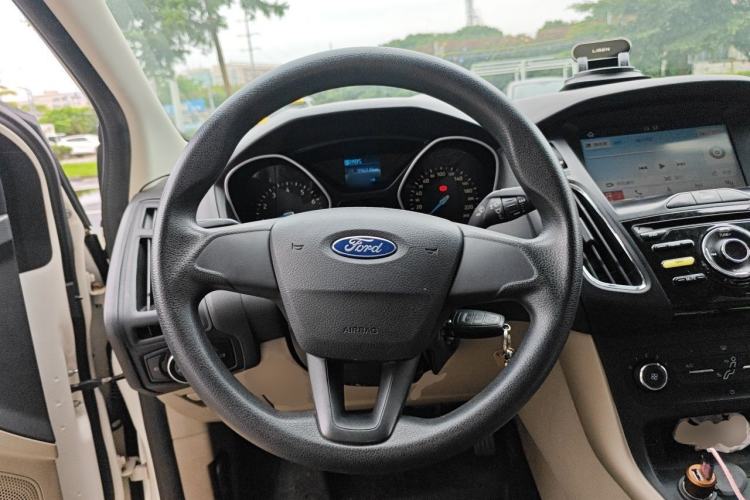 Used Ford Focus 2017 Sedan 1.6L Automatic Comfort Plus SmartDrive Edition Steering Wheel