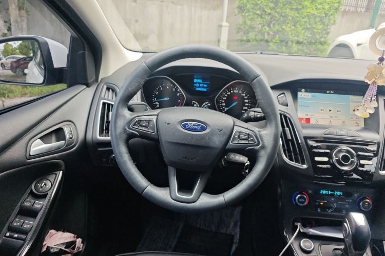 Used Ford Focus 2017 Sedan 1.6L Automatic Fashion Edition Smart Drive Version Steering Wheel