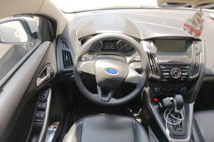 Used Ford Focus 2017 Hatchback 1.6L Automatic Comfort Plus SmartDrive Edition Steering Wheel