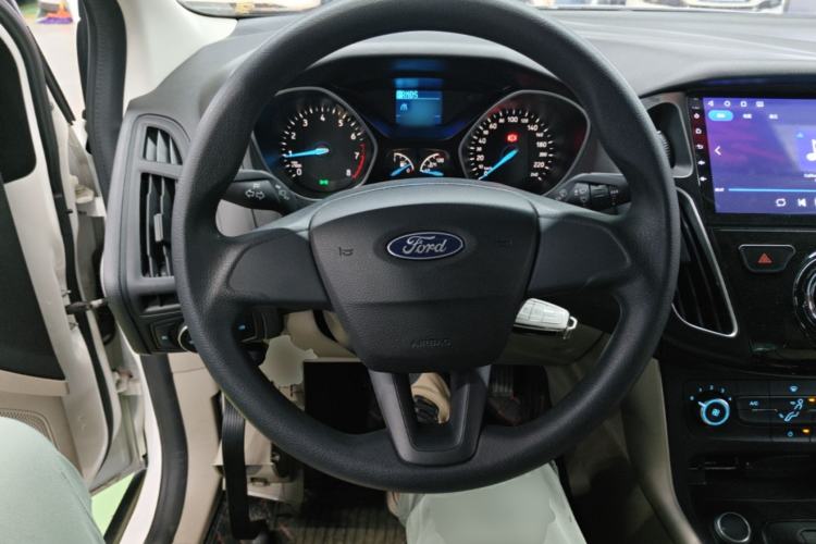 Used Ford Focus 2017 Sedan 1.6L Automatic Comfort Plus SmartDrive Edition Steering Wheel