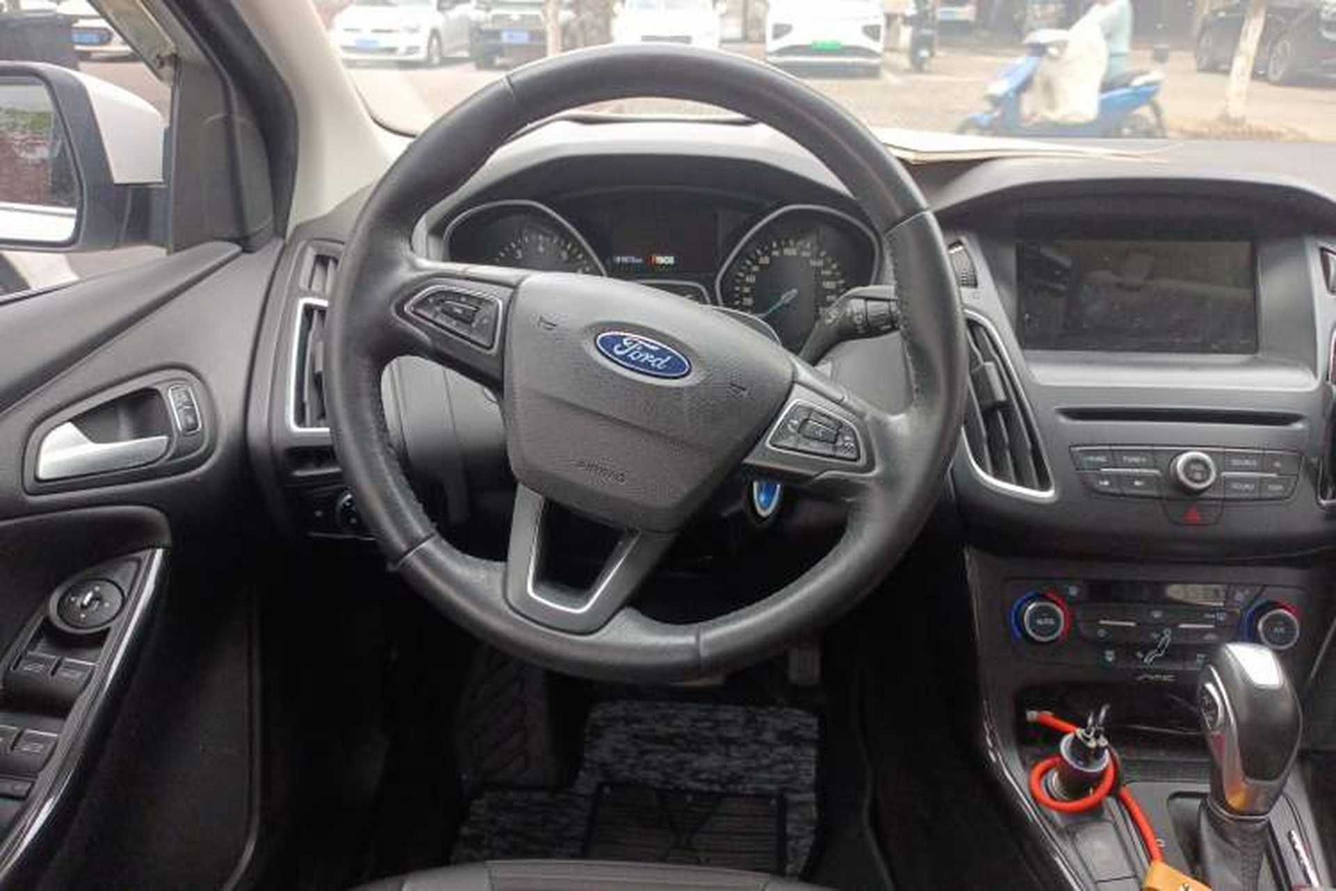 Used Ford Focus 2017 Sedan EcoBoost 180 Automatic Elite Model Steering Wheel