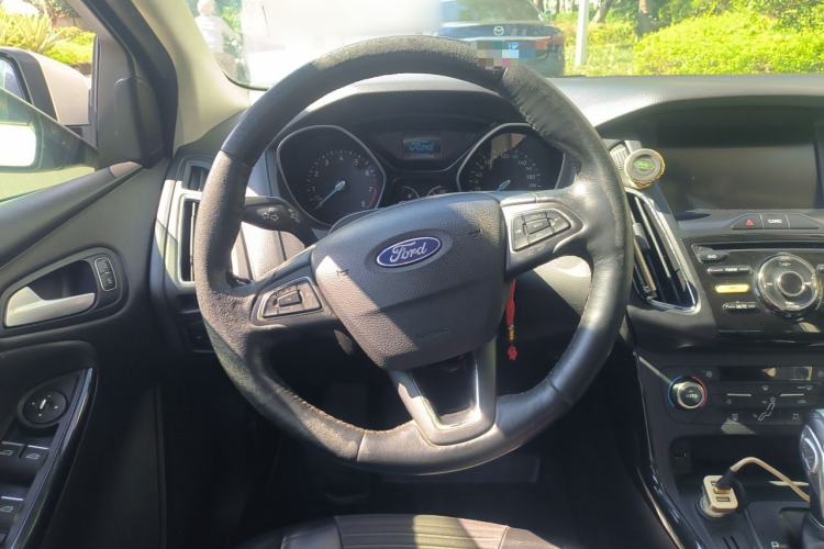 Used Ford Focus 2017 Sedan 1.6L Automatic Fashion Edition Smart Drive Version Steering Wheel
